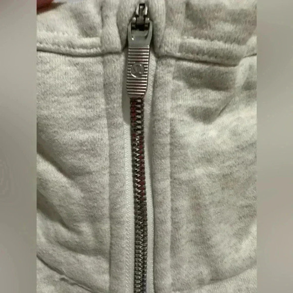 268. Lululemon light grey cotton jacket size 4 - Picture 4 of 5